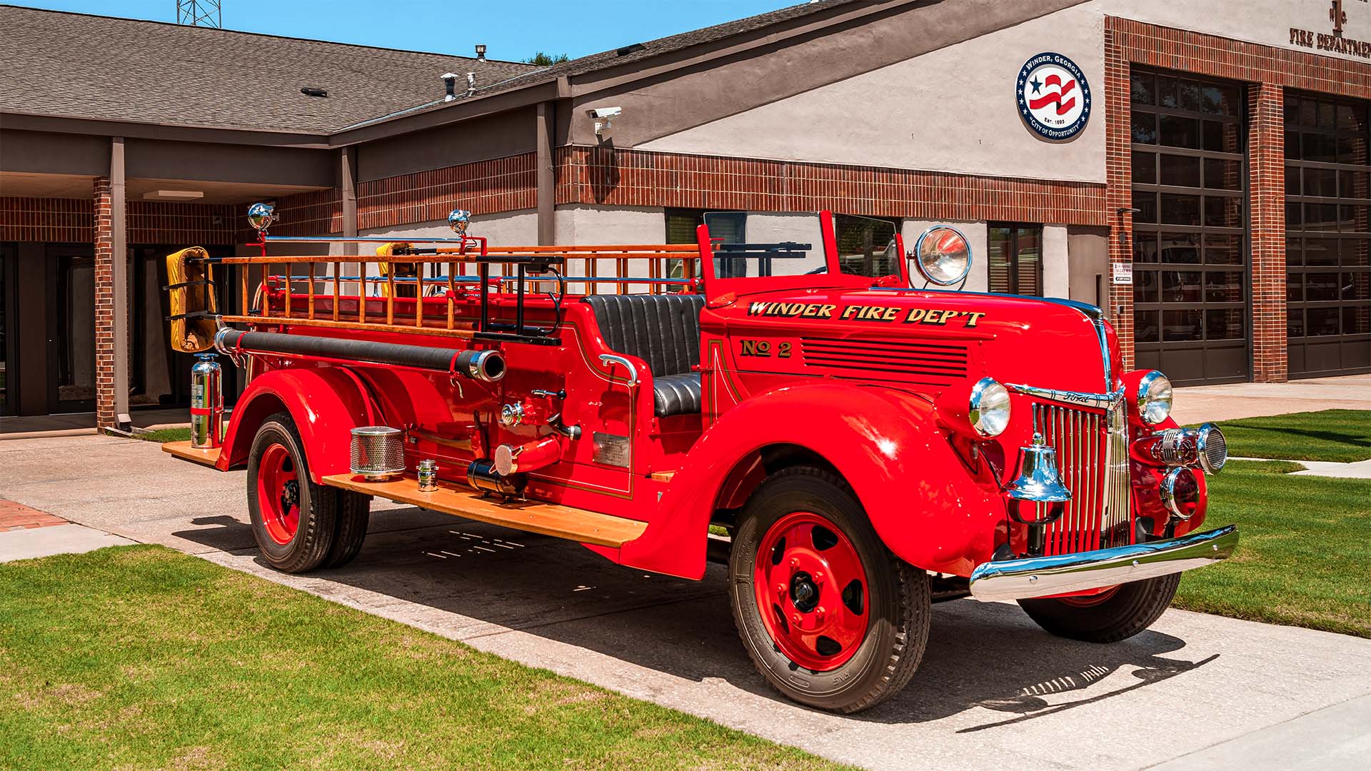 1940 Peter Pirsch Fire Truck 4K